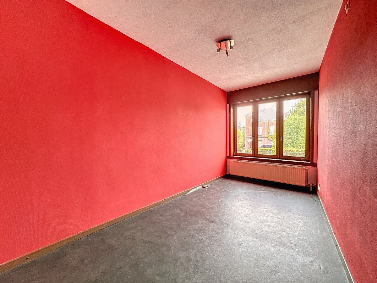 Te renoveren woning met 3 kamers en tuin centrum Herzele 