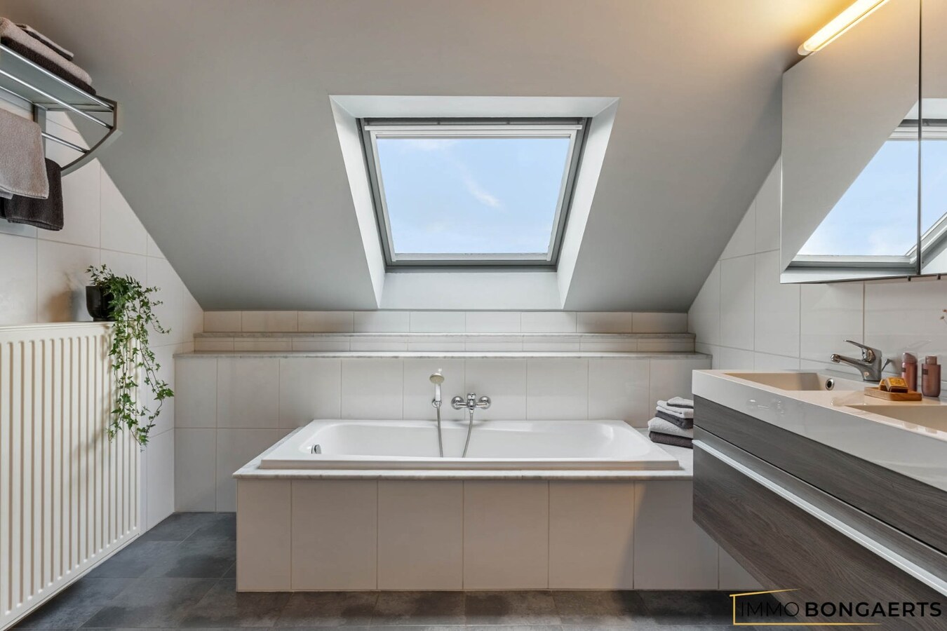 Ruim duplexappartement met 4 slaapkamers 