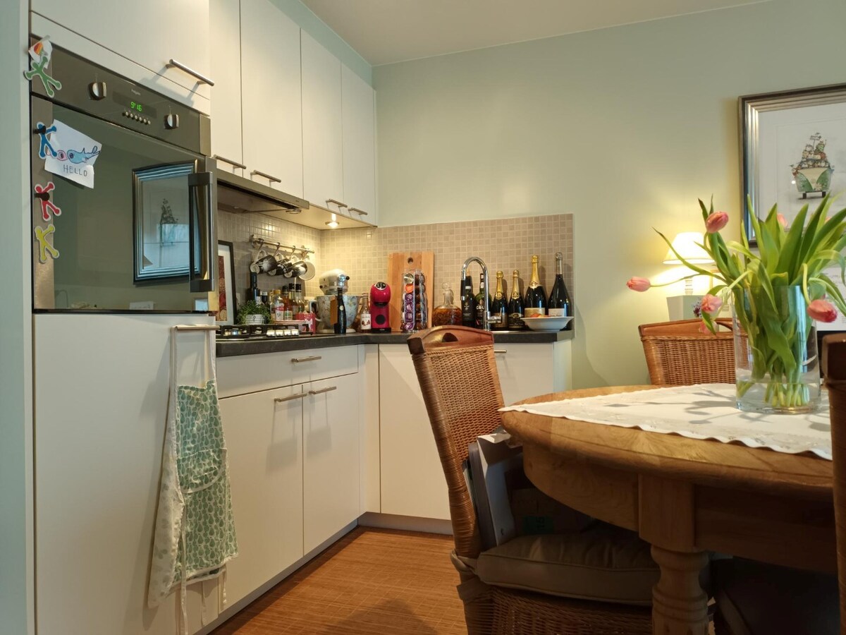 Gunstig gelegen duplex in het centrum van Kermt. 