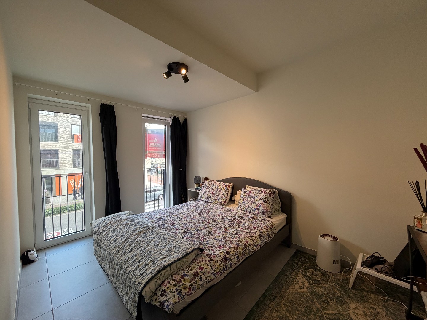 Recent appartement, gelegen op de eerste verdieping, met 2 slaapkamers! 