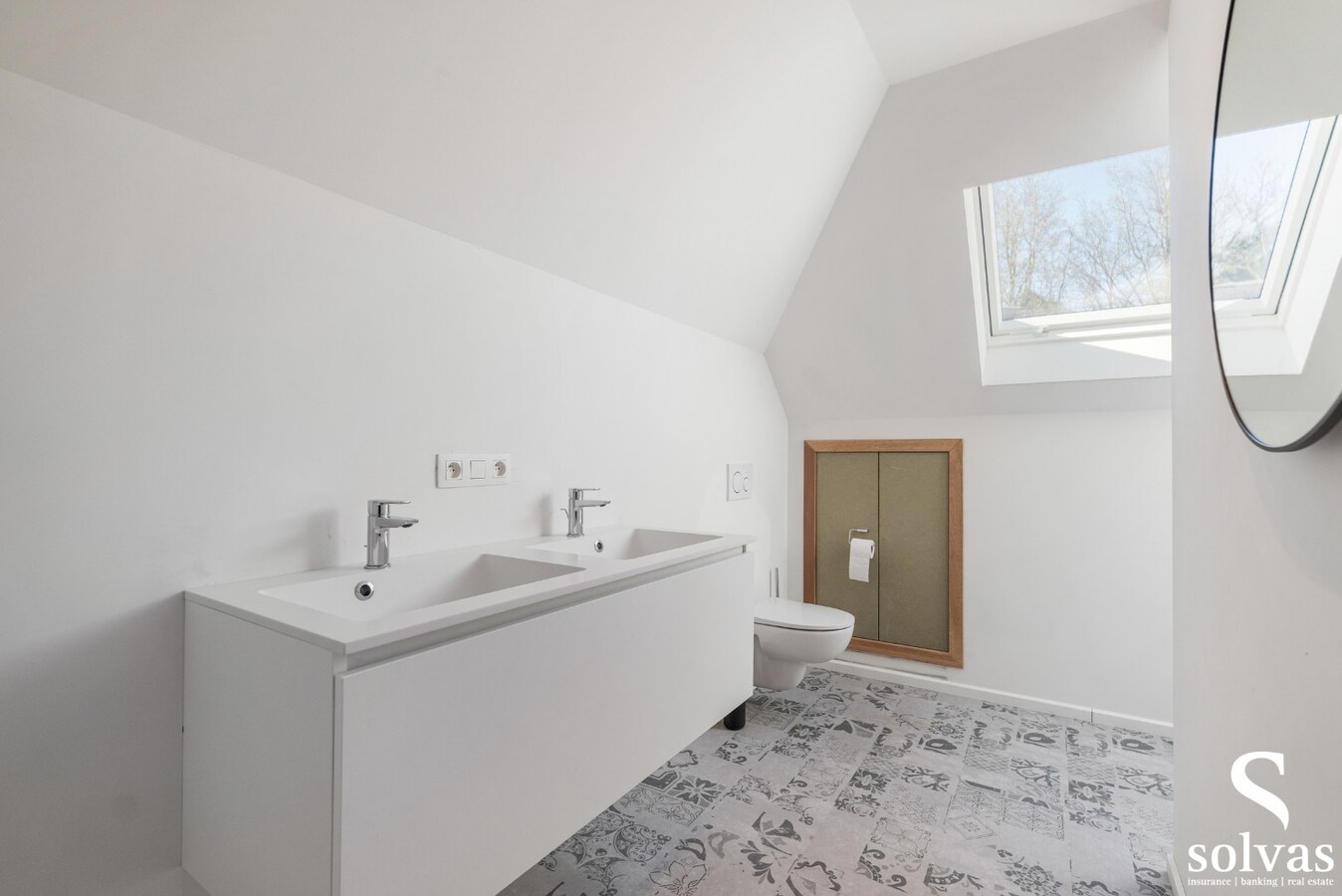 Exclusieve villa met karakter op riant perceel in hartje Zomergem 