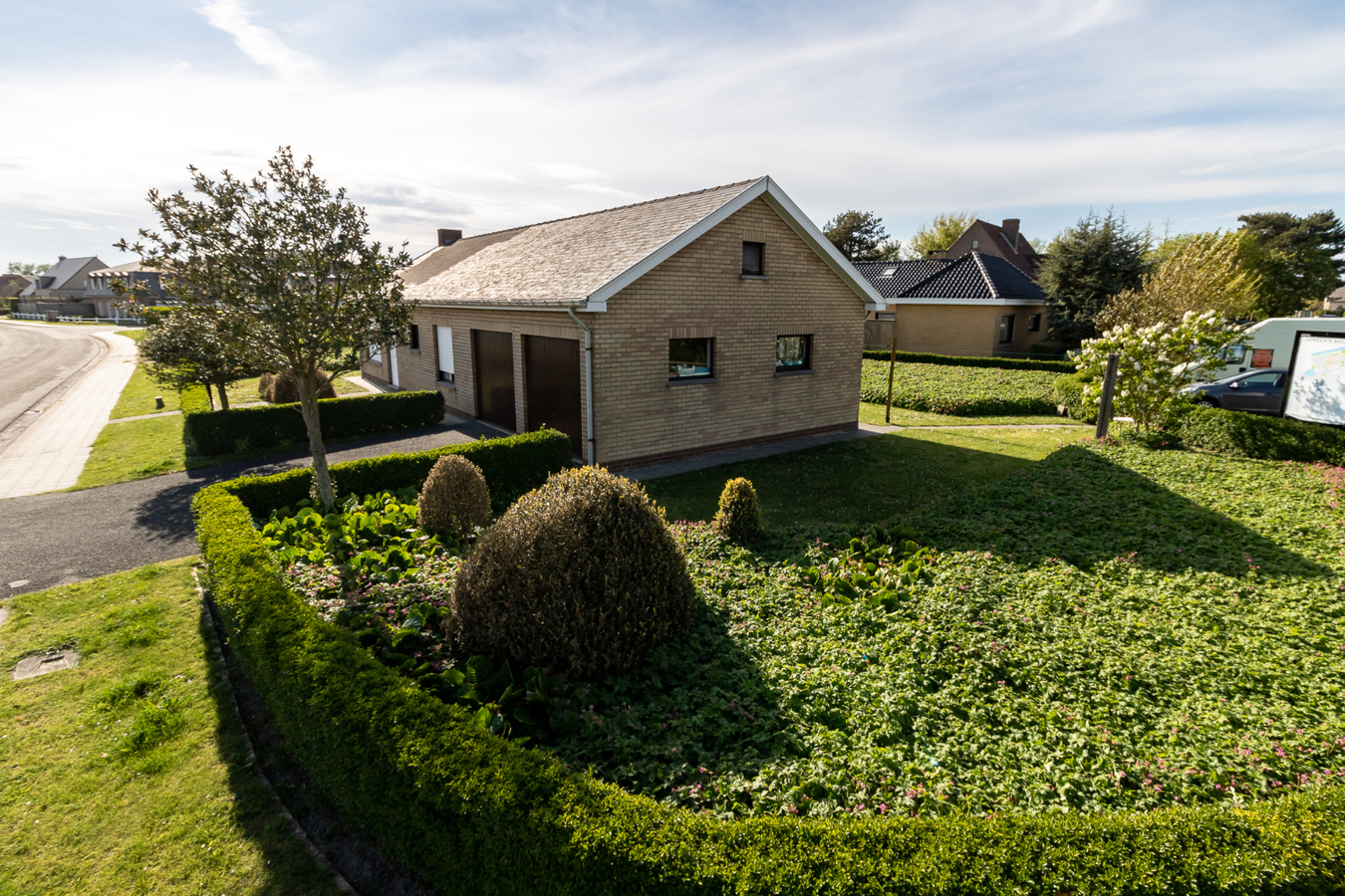 Rustig gelegen charmante alleenstaande woning op 825m² te Bredene 