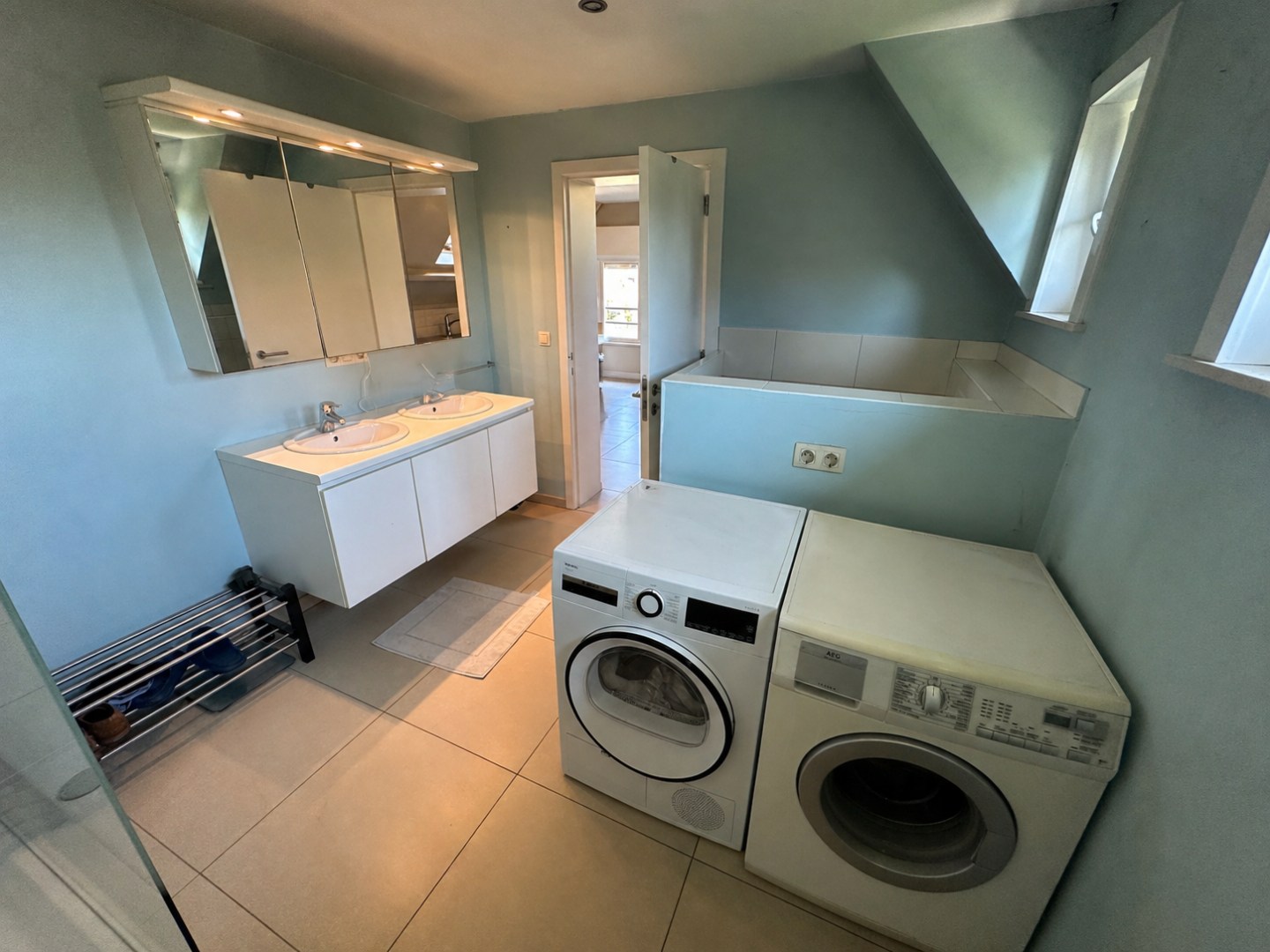 Gezellig 1-slpk appartement met autostaanplaats (en tuin), Torhout 