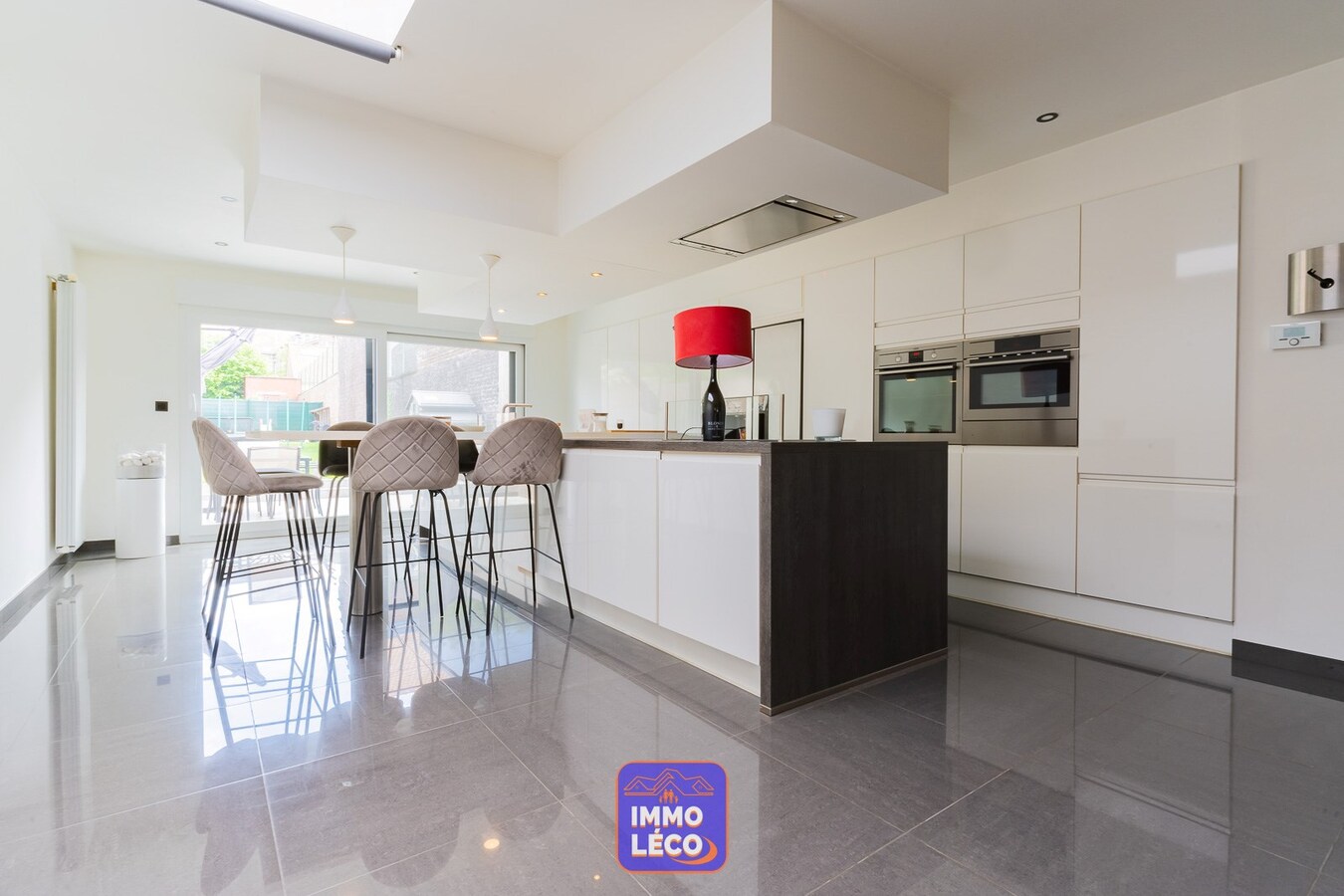 Maison moderne entièrement rénovée avec jardin, dans le village de Luingne ! 