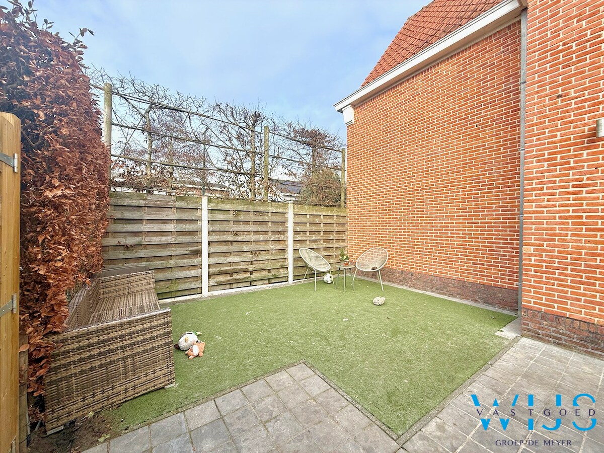 Instapklare, karaktervolle ALLEENSTAANDE woning op topligging in Ertvelde ! 