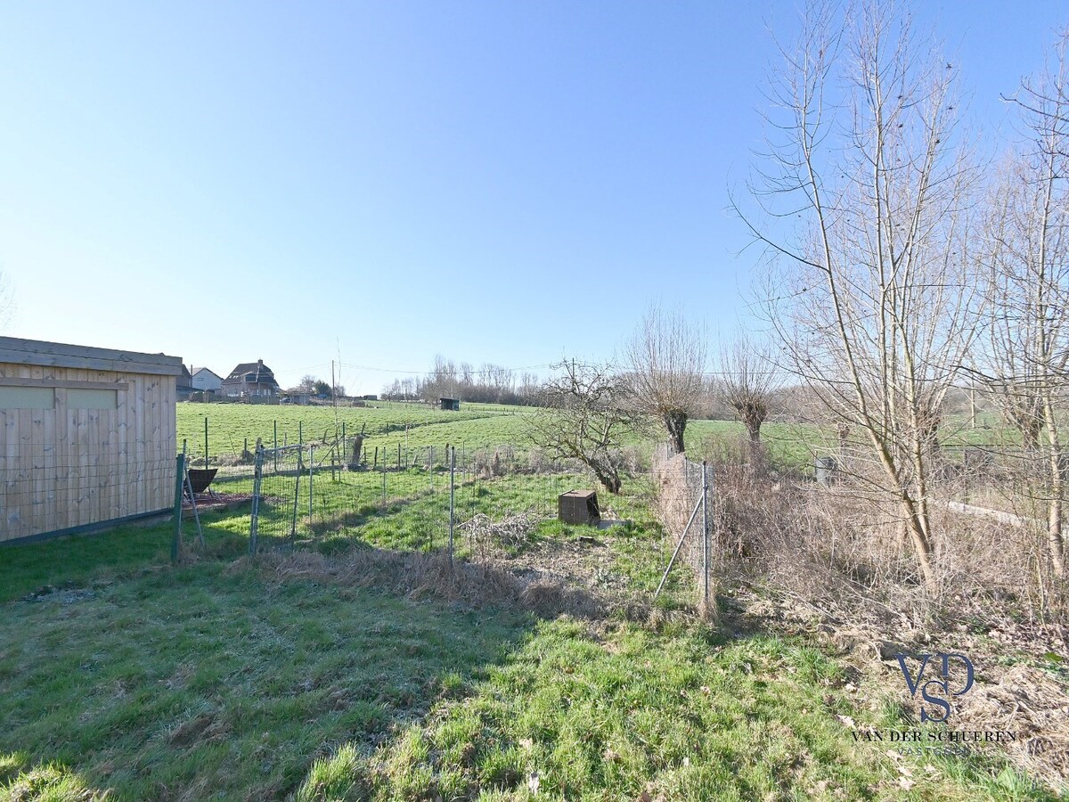 Half Open Bebouwing, met afzonderlijke tuin. 