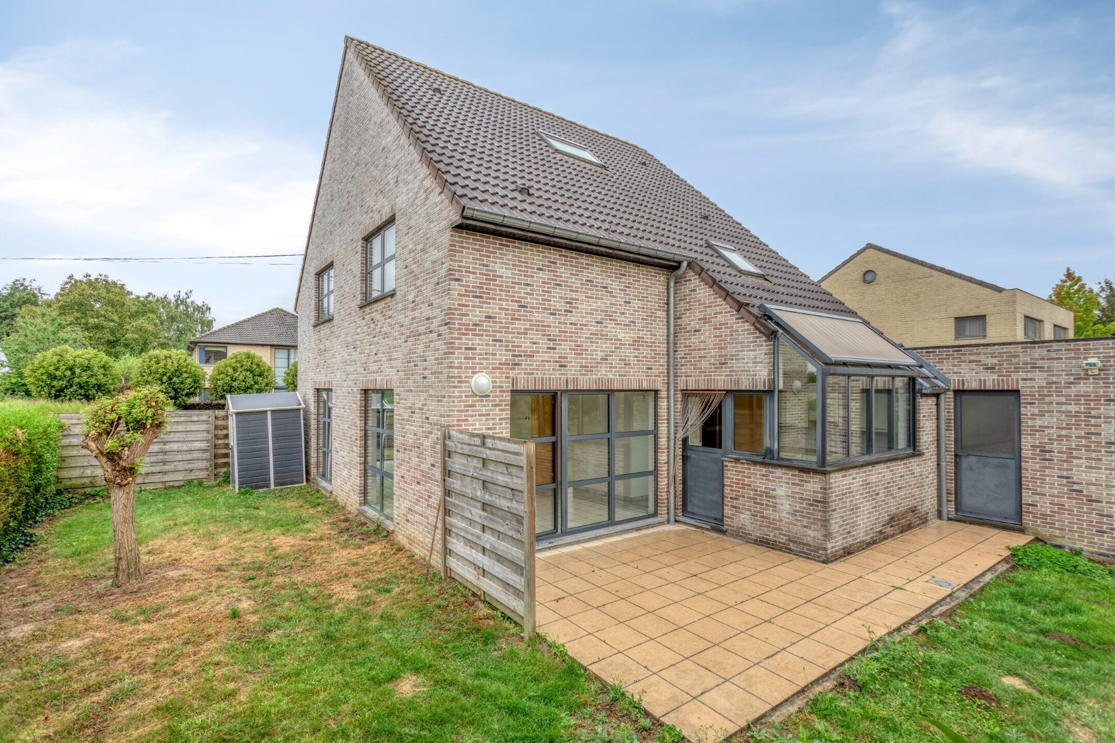 Open bebouwing met 3 slaapkamers, garage en tuin in Haasrode!  – EPC 241 kWh/m² – bewoonbare opp. 201m² 