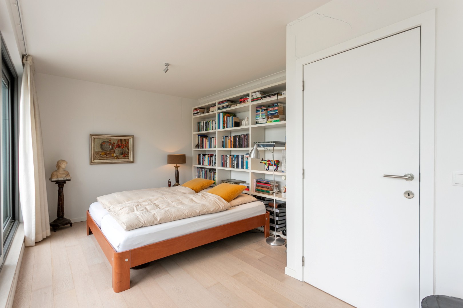 Instapklaar duplex app. met garageboxen te Beersel 