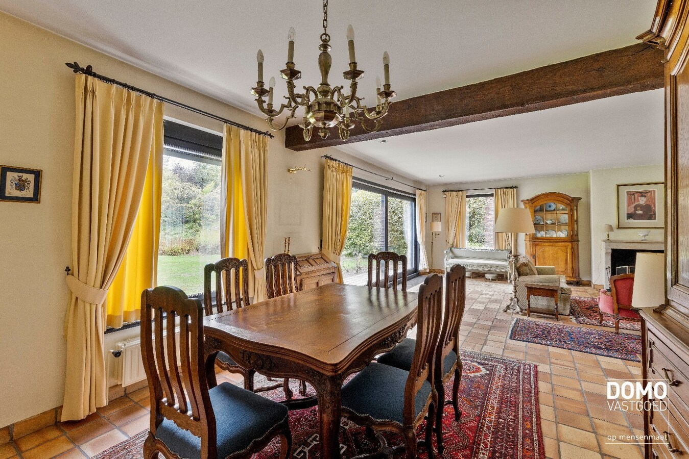 Exclusieve statige open bebouwing met zuid gerichte tuin in het centrum van Kermt (Hasselt) 