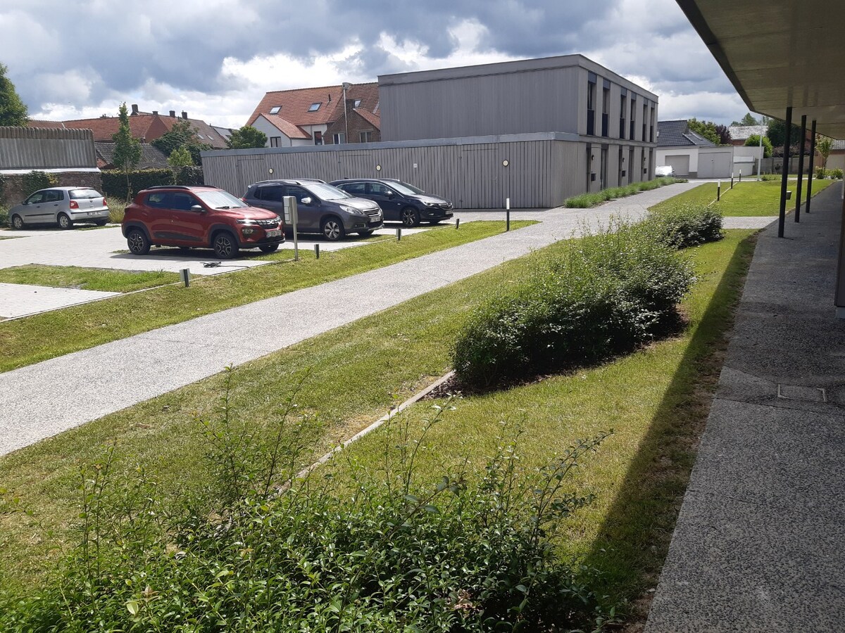 Gelijkvloers 2 slpk-appartement in Wortegem-Petegem. 