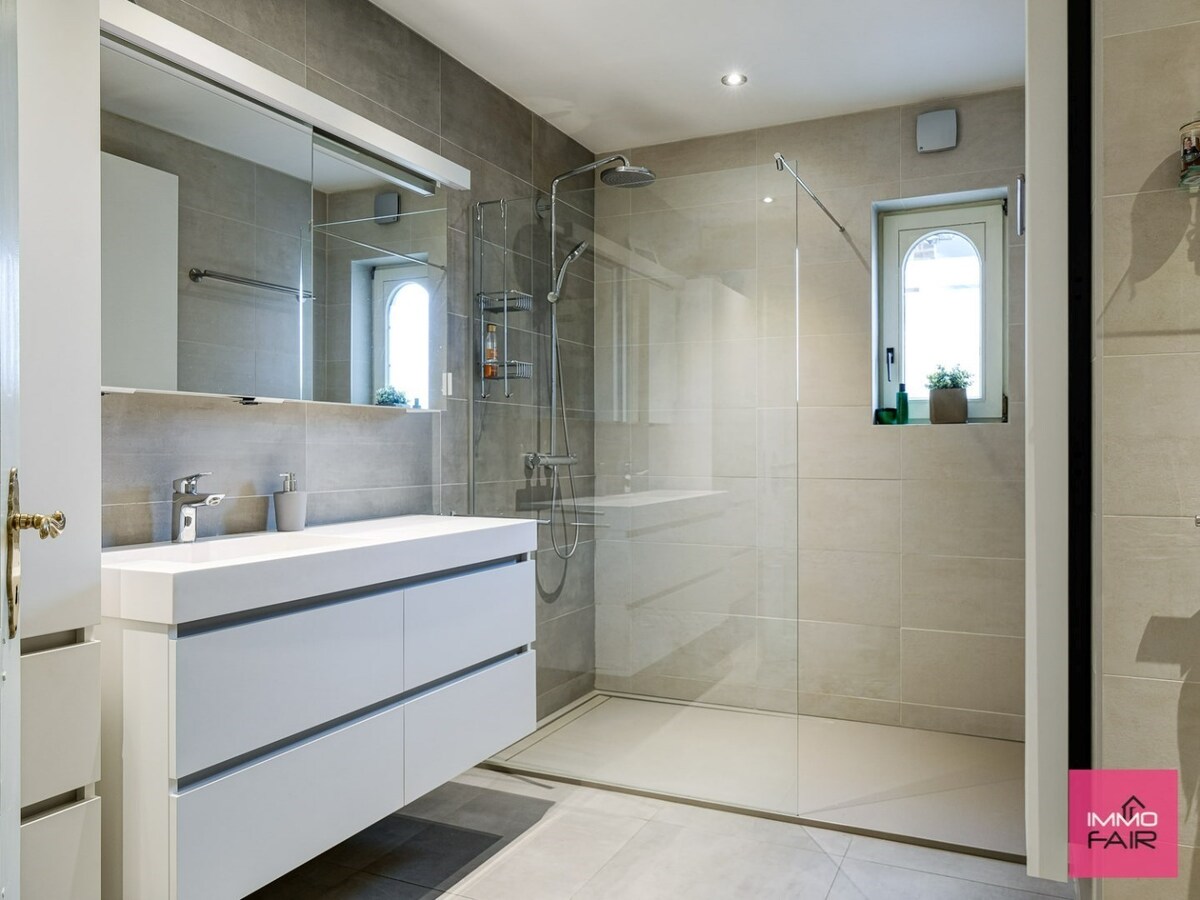 Energiezuinig landhuis met 4 slaapkamers op perceel van bijna 2000 m² 