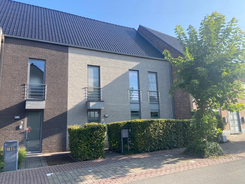 Ruime woning met tuin, 3 slaapkamers  - gelegen in het centrum van Heusden-Zolder 