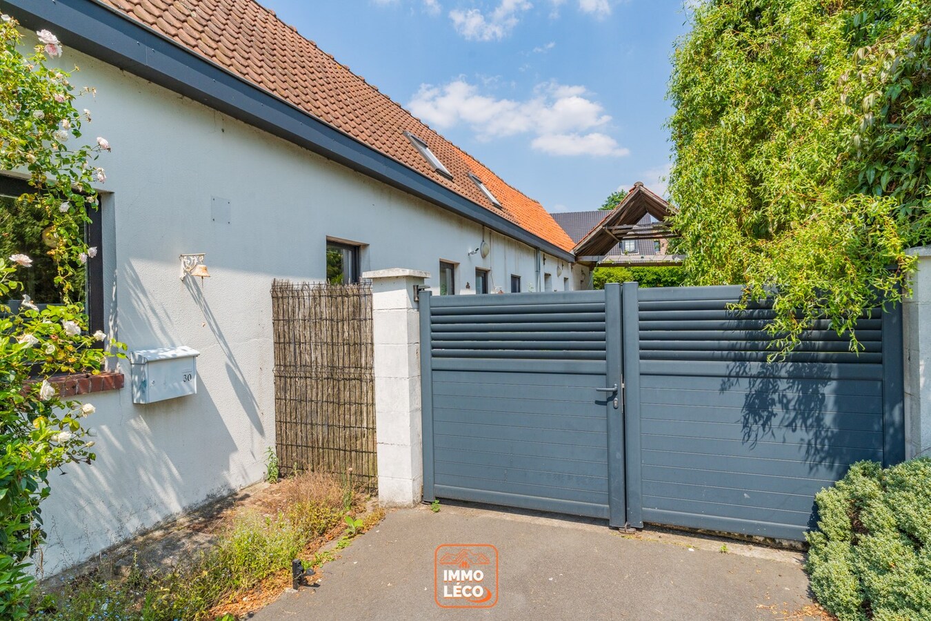 Maison style fermette 4 façades érigée sur une parcelle de 955m², en plein cœur du Bois Fichaux ! RARE à la VENTE 