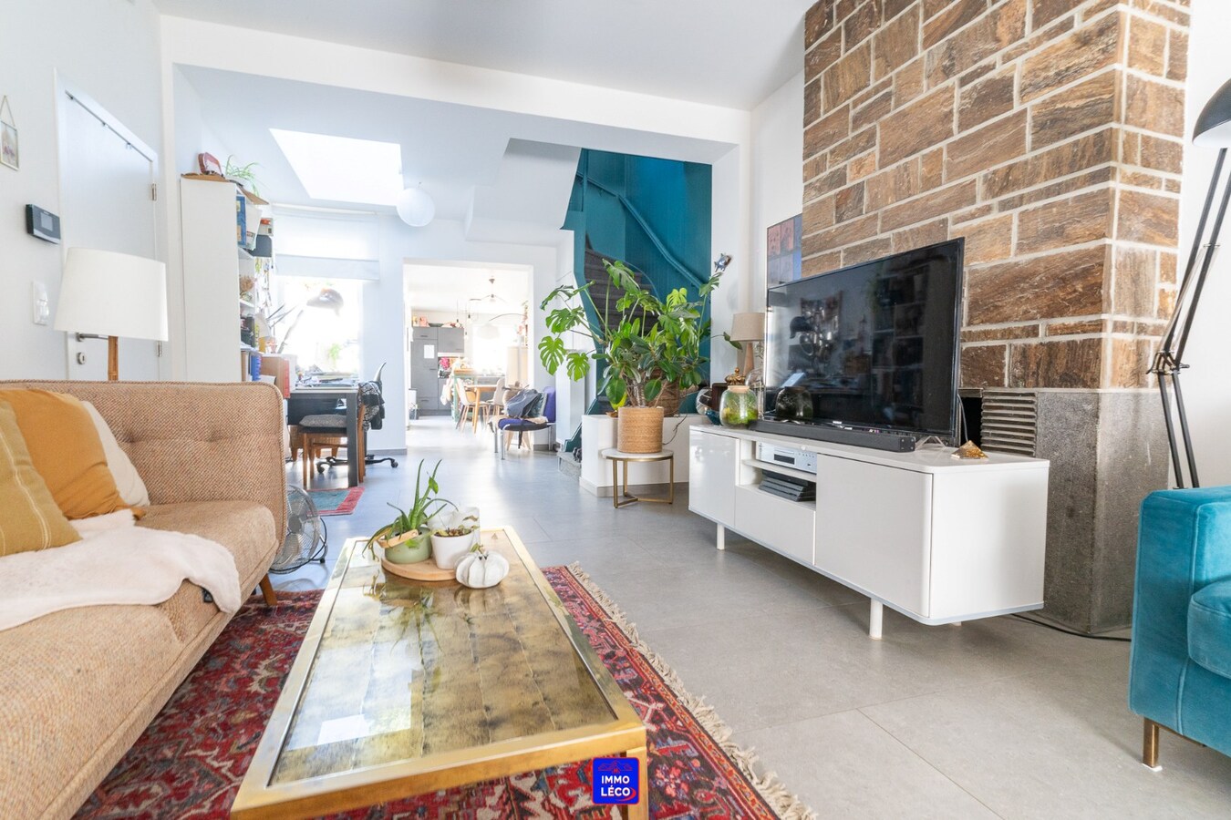 Lumineuse maison rénovée avec jardin et garage, à deux pas du centre-ville ! 
