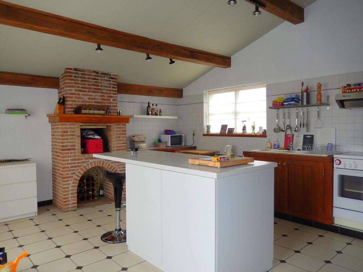 Charmante woning met tuin, garage en carport te Zuienkerke 