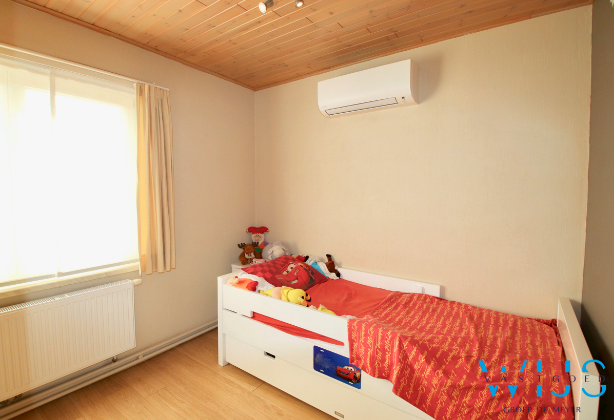 Instapklare gezinswoning met 3 slaapkamers &amp; ruime tuin te Zelzate! 