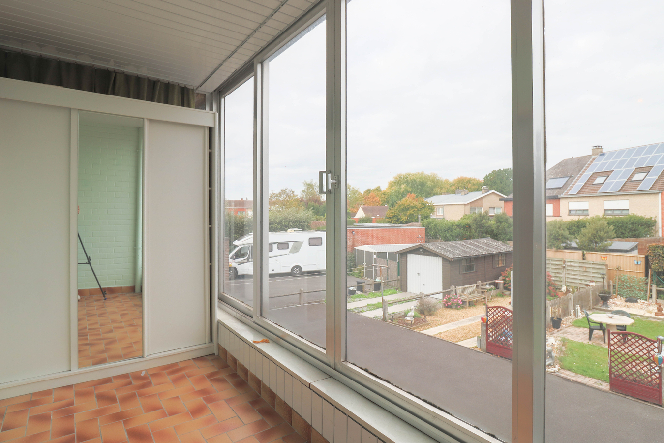 Ruim appartement met 3 slaapkamer en garage in Heule te koop! 