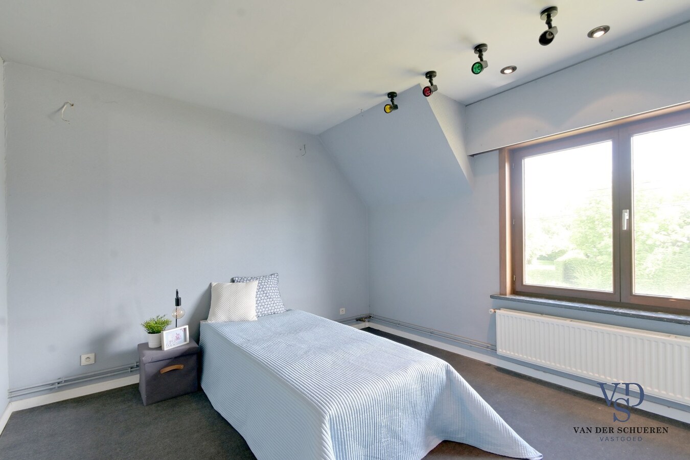 Ruim landhuis met tal van mogelijkheden. 