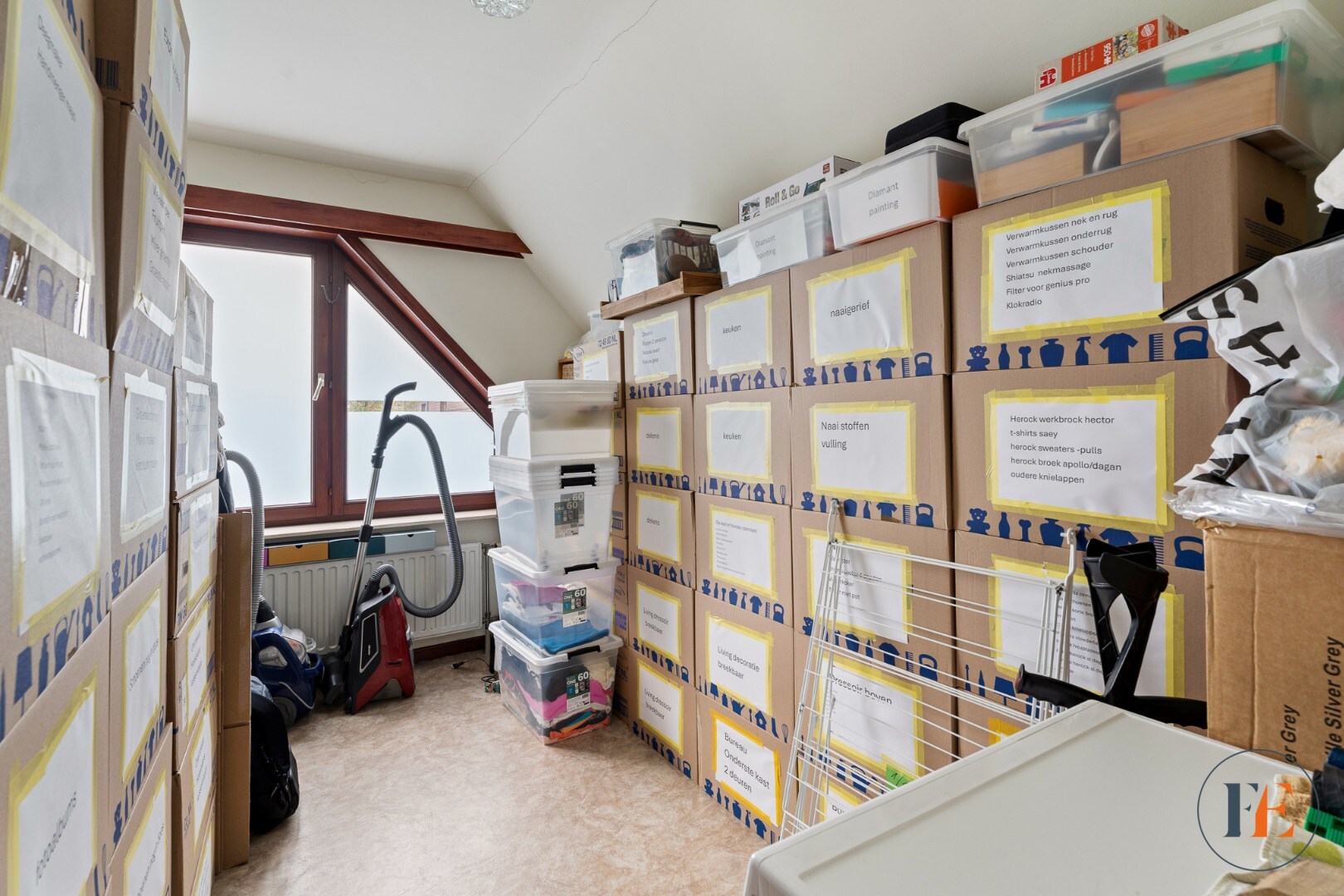 Huis met inpandige garage, tuin en  atelier te Wondelgem 