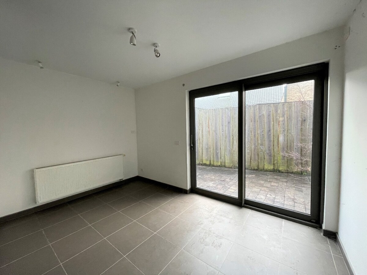 Ruime  woning met 4 slaapkamers en terras in centrum Tielt 