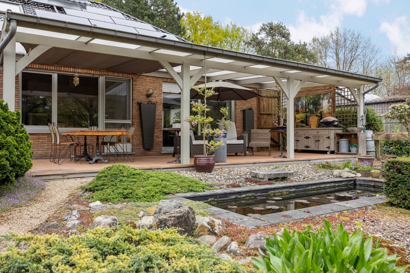 Rustig wonen in het groen –  gelijkvloerse woning op riant perceel van 2178 m² 