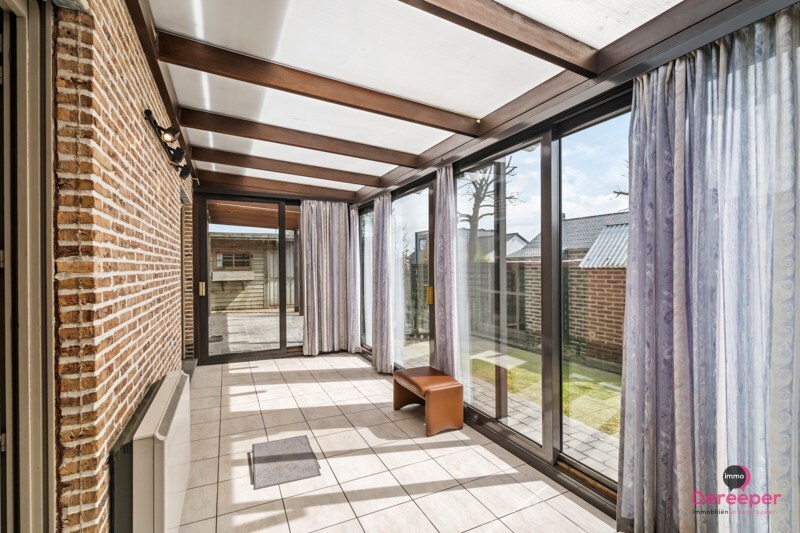 Charmante bungalow, gelegen op een ruim perceel van 626 m² 