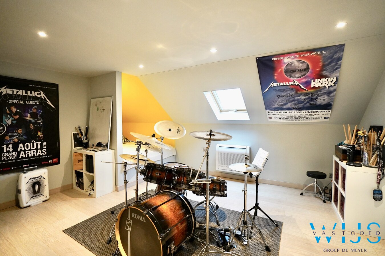Instapklare bungalow met 5 slaapkamers, zonnepanelen en EPC label  A ! 