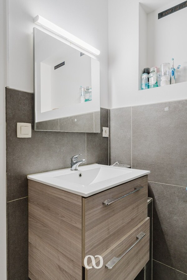 Gerenoveerd, ruim appartement op centrale ligging 