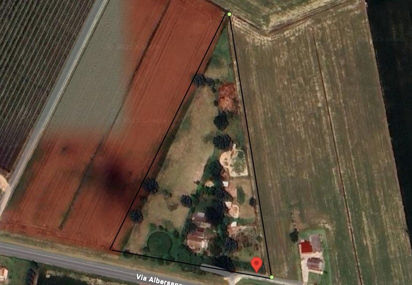 Landelijke hoeve met paardenfaciliteiten op ca. 1,3ha te Riva del Po (Noord-Italië) 