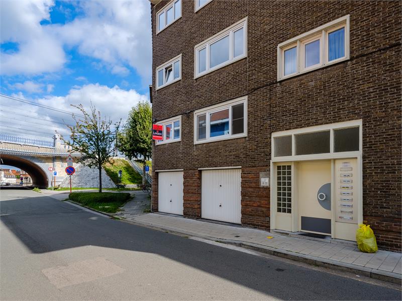 Rustig gelegen 2 slaapkamer appartement nabij Gent St-Pieters 