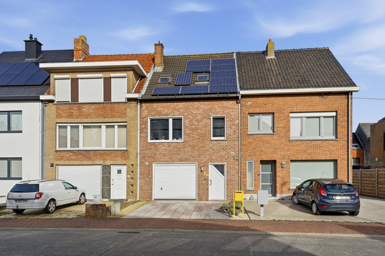 Instapklare bel-étagewoning met dubbele garage te Stene 