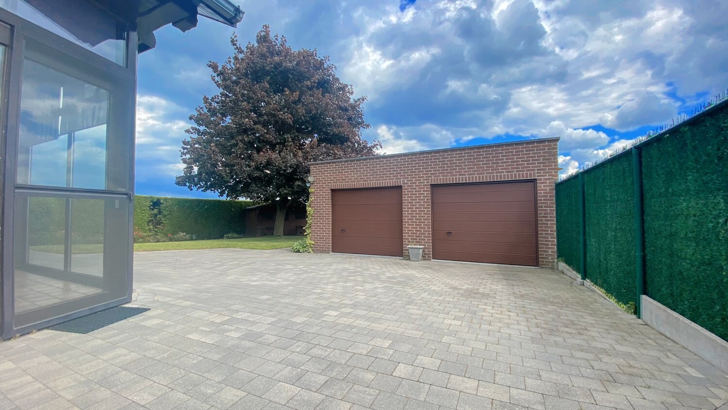 Royale, rustig gelegen bungalow op 2505 m² vlakbij Maastricht 