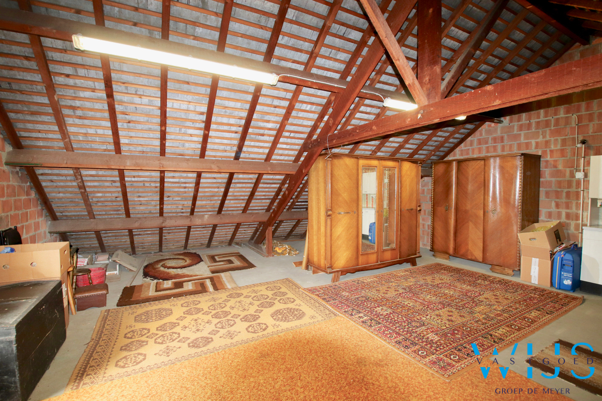 Stevige gezinswoning op SUPER locatie te Eeklo! 