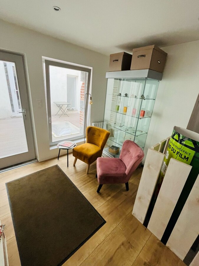 Immeuble commercial de caractère entièrement rénové et équipé 