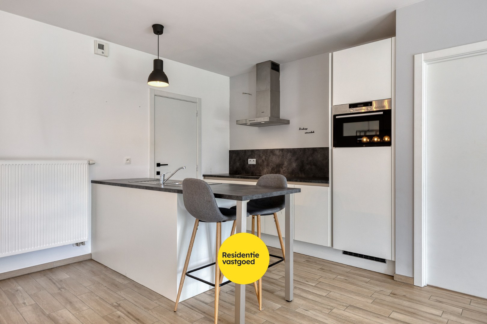 Instapklaar 1-slpk appartement te Laken 
