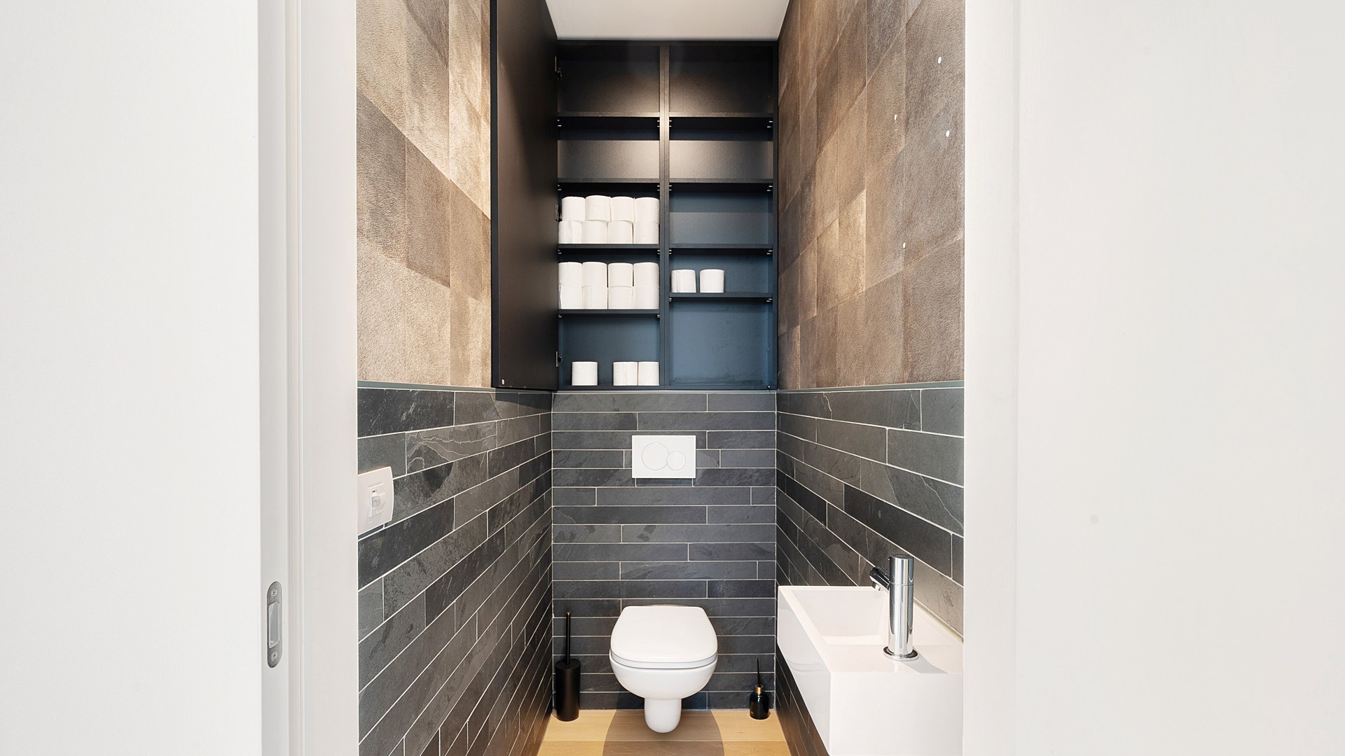 Centraal gelegen 3-gevelwoning in hedendaagse stijl – Bouwjaar 2014 