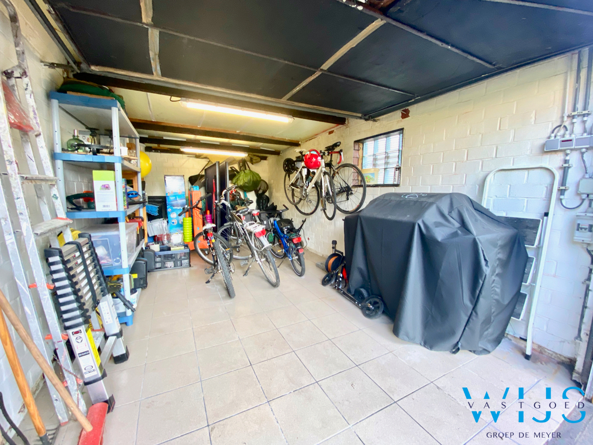 Instapklare woning in een rustige woonwijk te ERTVELDE! 