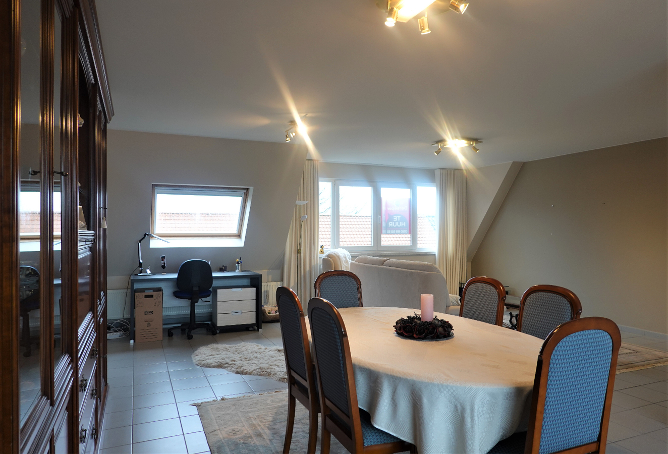 Zeer ruim dakappartement in het centrum van Gistel 