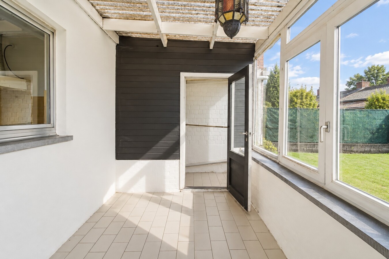 Te koop: Centraal gelegen stadwoning met 4 slaapkamers en diepe zuidgerichte tuin in Sint-Niklaas! 