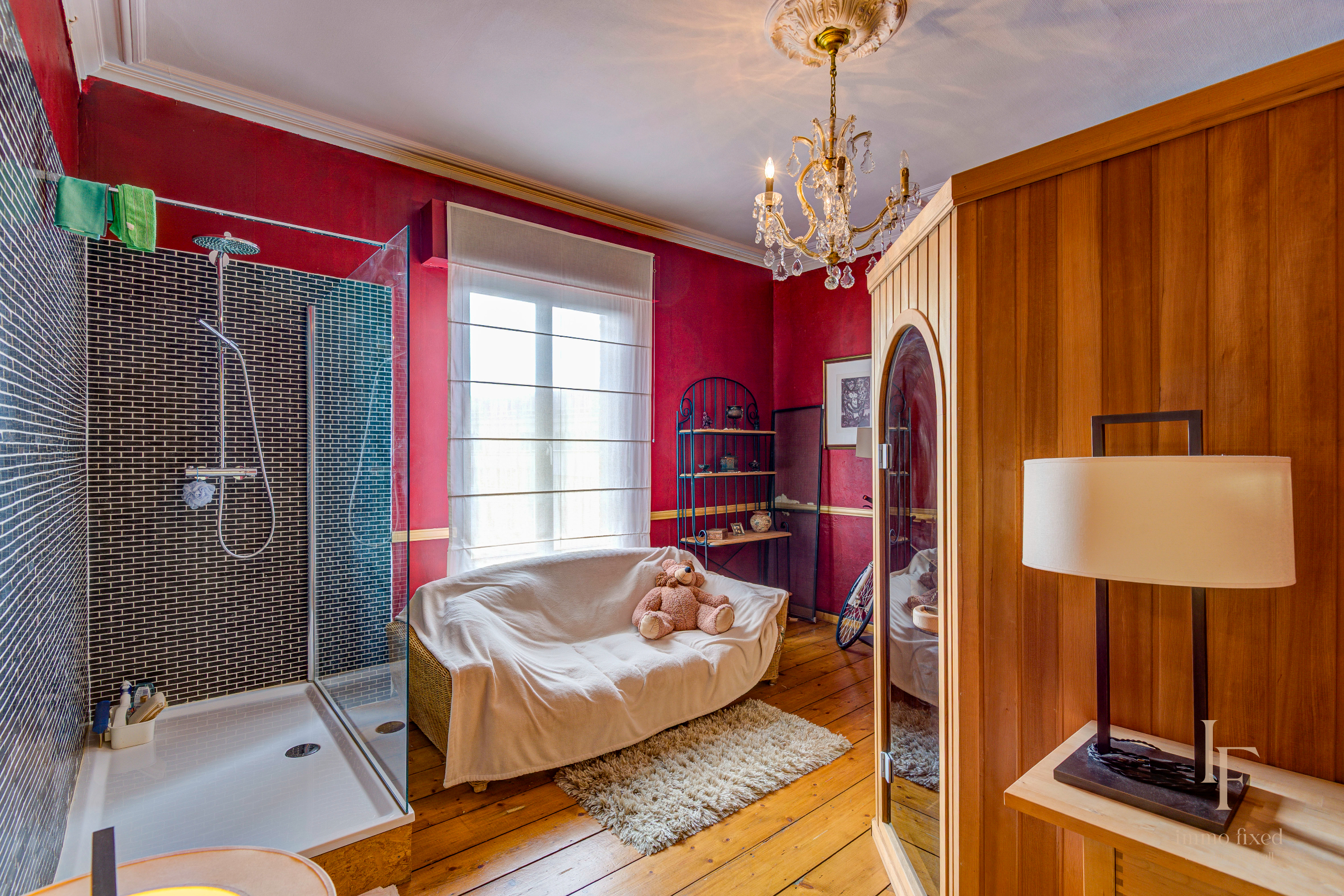 Een uitzonderlijk herenhuis met zes slaapkamers en een zuidgerichte stadstuin in hartje Antwerpen. 