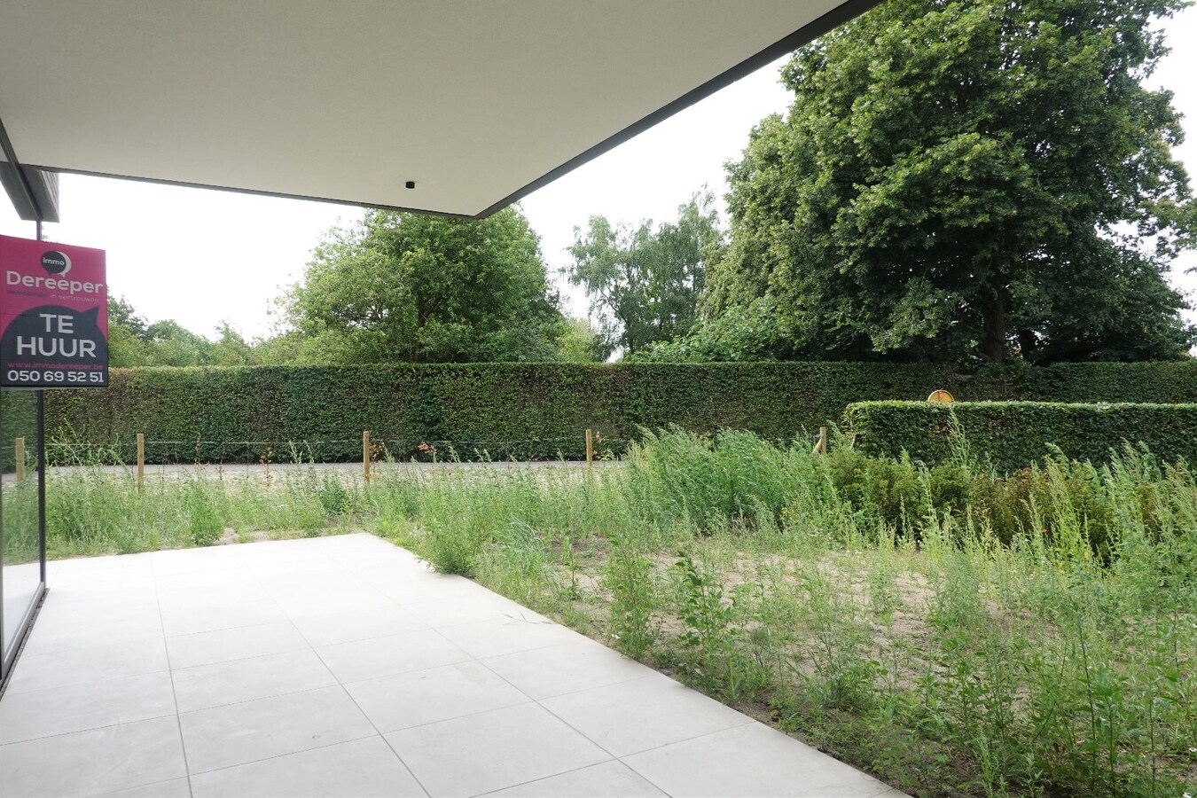 Nieuwbouwappartement met terras en tuin 