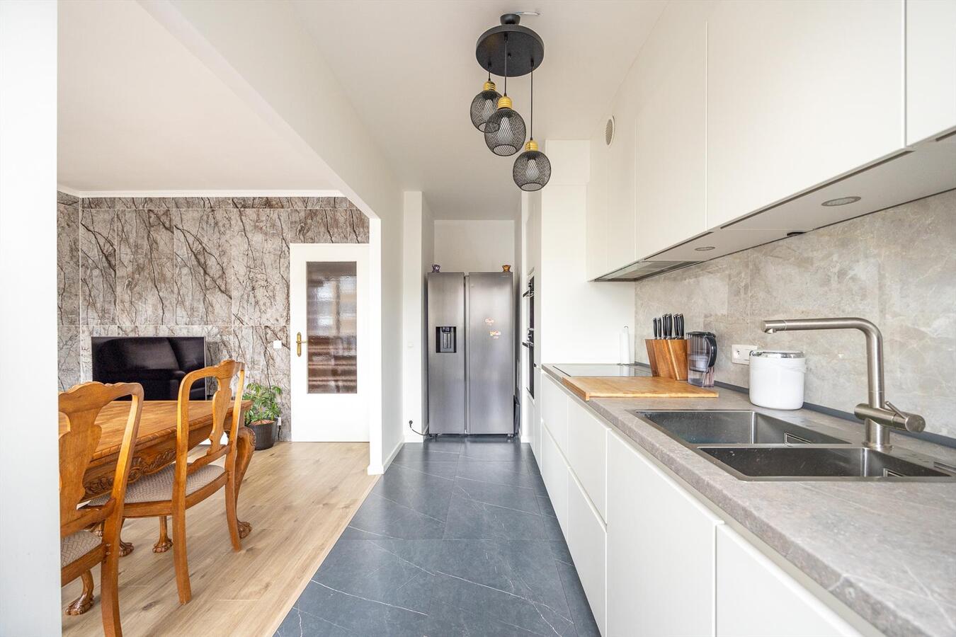 Gerenoveerd appt. met 2 tot 3 slpk en terras te Hoboken! 