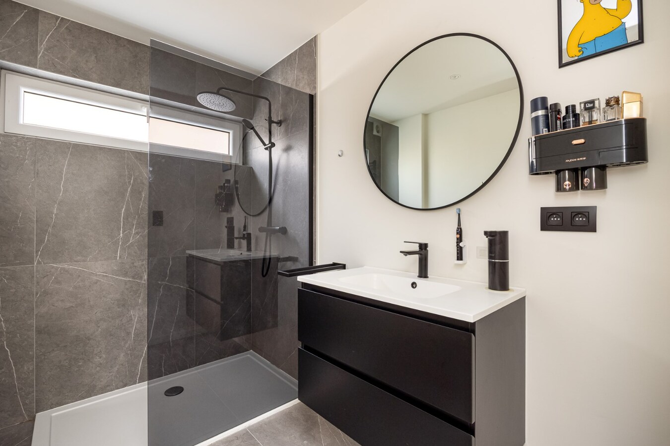 Volledig gerenoveerd appartement met 2 slpk te Edegem! 