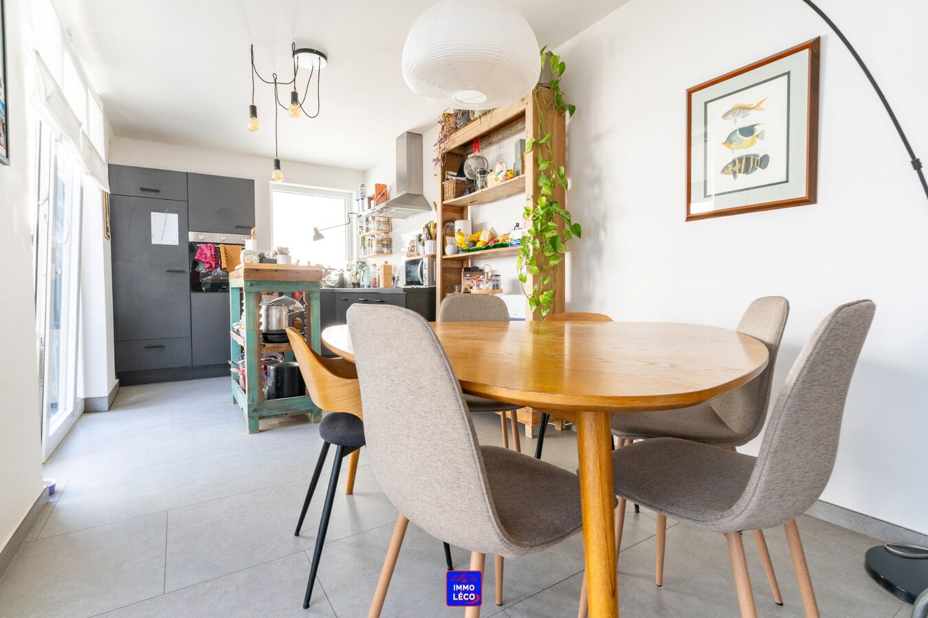 Lumineuse maison rénovée avec jardin et garage, à deux pas du centre-ville ! 