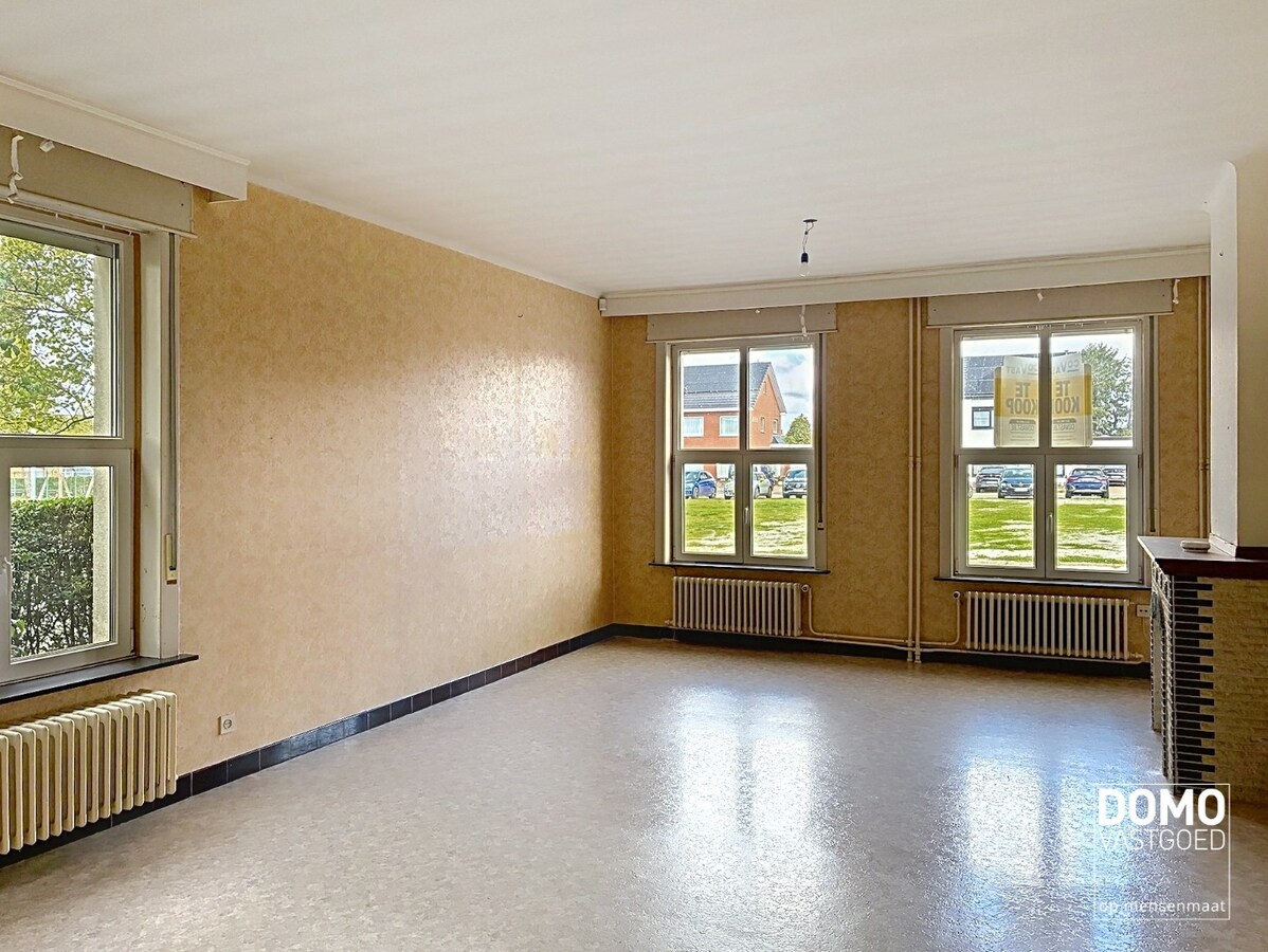 Karaktervolle voormalige pastorie met ruime tuin in Tuilt (Kuringen) 