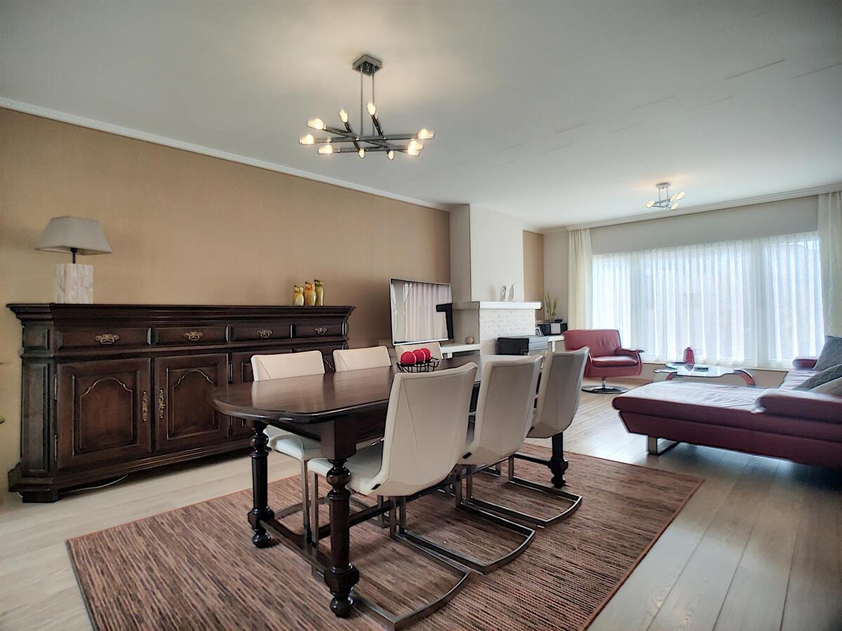 Mooie bel-étage met ruime garage - Heist 