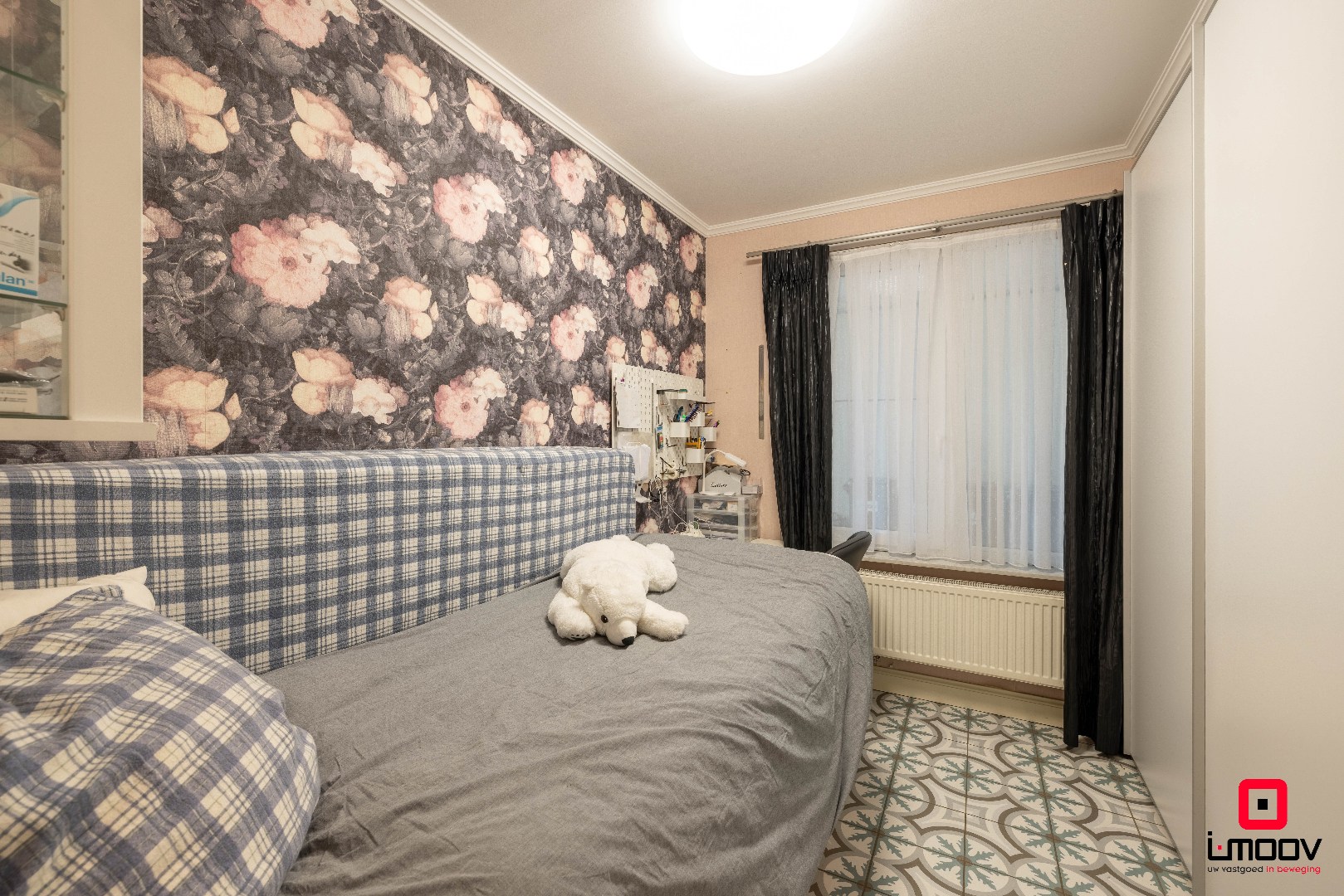 Instapklaar gelijkvloers appartement met tuin en parking in Sint-Amandsberg 