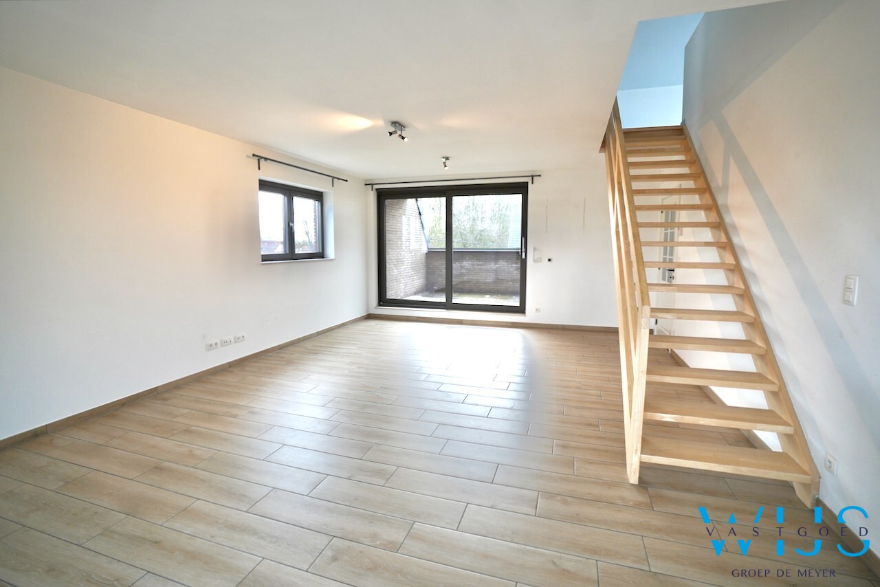 Prachtig appartement in het rustige landelijke OOSTEEKLO ! 