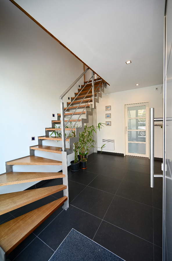 MAGNIFIEKE MODERNE VILLA OP TOPLIGGING NABIJ CENTRUM OOSTENDE 