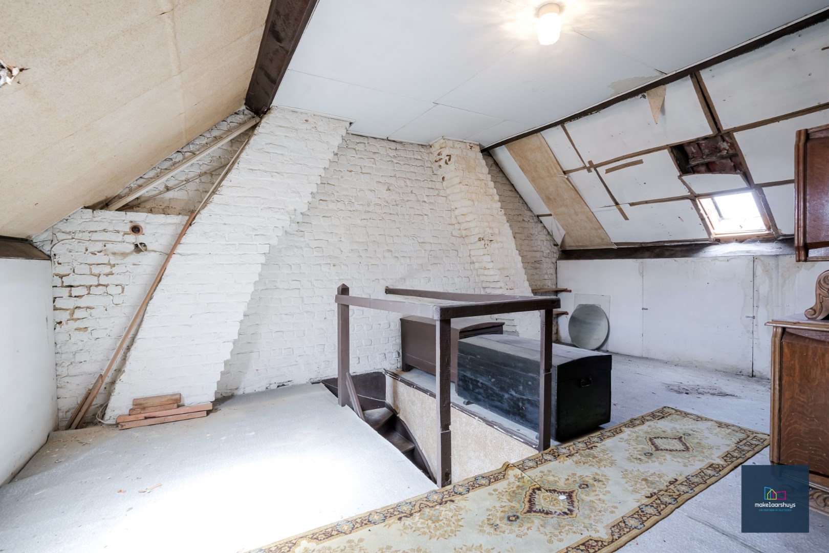 Centraal gelegen te renoveren woning in rij met tuin te Mariakerke 